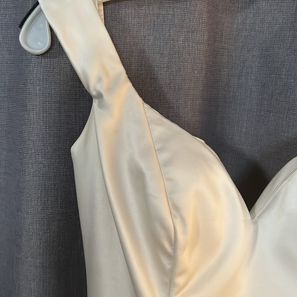 Sherri Hill Off the Shoulder Sweetheart Prom/Wedding Dress - Picture 3 of 13